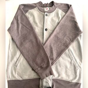Levi’s sweater | Gently used in size XXL | Men’s two-toned!
